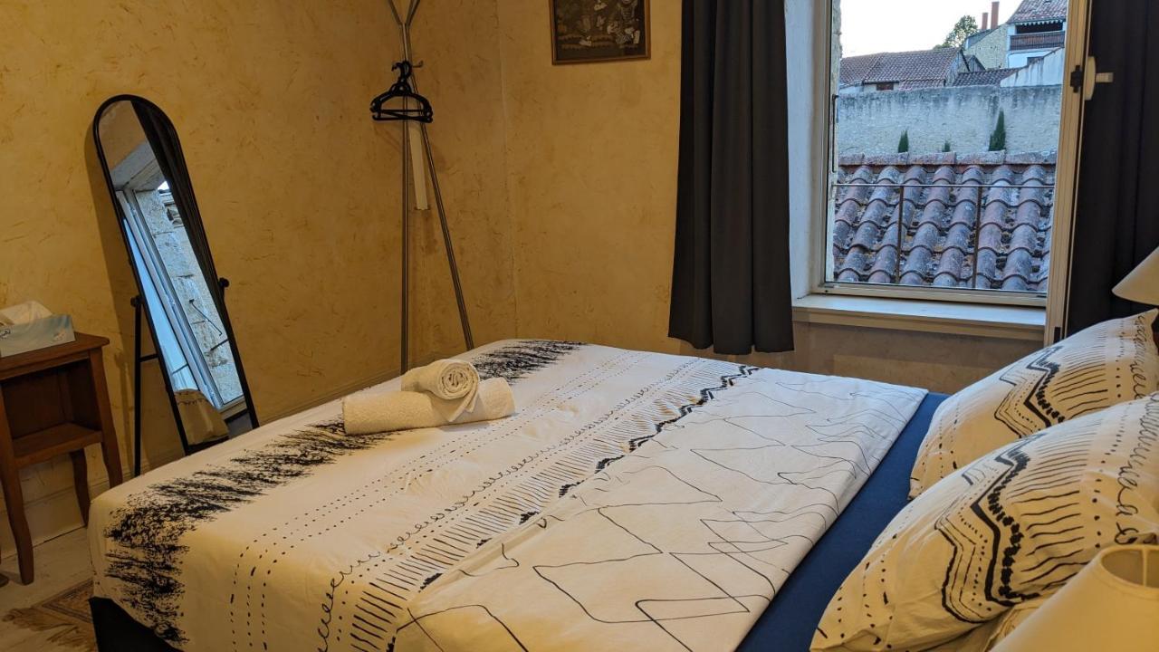 Au Dessus Des Arcades Bed & Breakfast Vic-Fezensac Ngoại thất bức ảnh